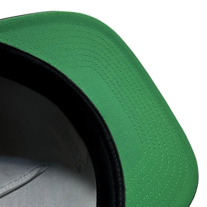 MOMO ARROW LOGO FLAT BILL SNAPBACK Hat